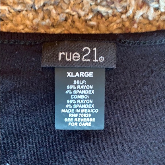 Rue21 black top - Picture 2 of 2